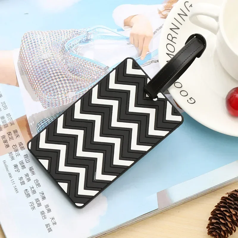 Étiquettes de bagage géométriq - Women Accessories Name avis et prix